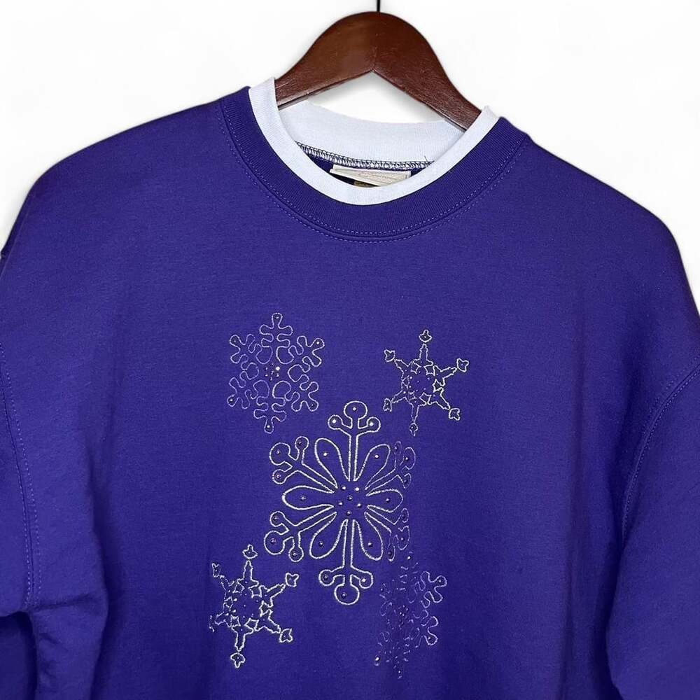 Vintage Snowflake Crewneck Sweatshirt Size M Purple Rhinestone
